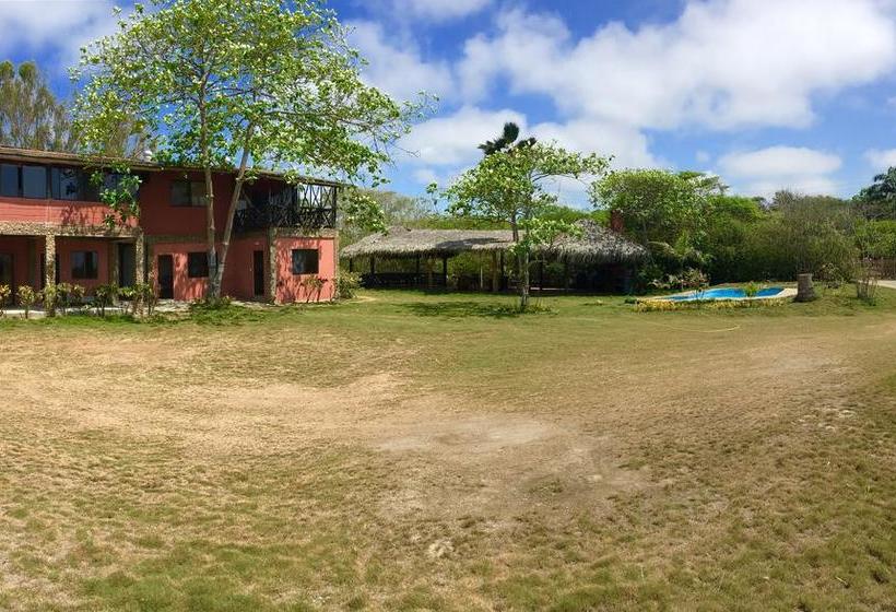 Casa Roja Hostel