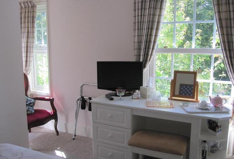 Clayhill House Bed & Breakfast