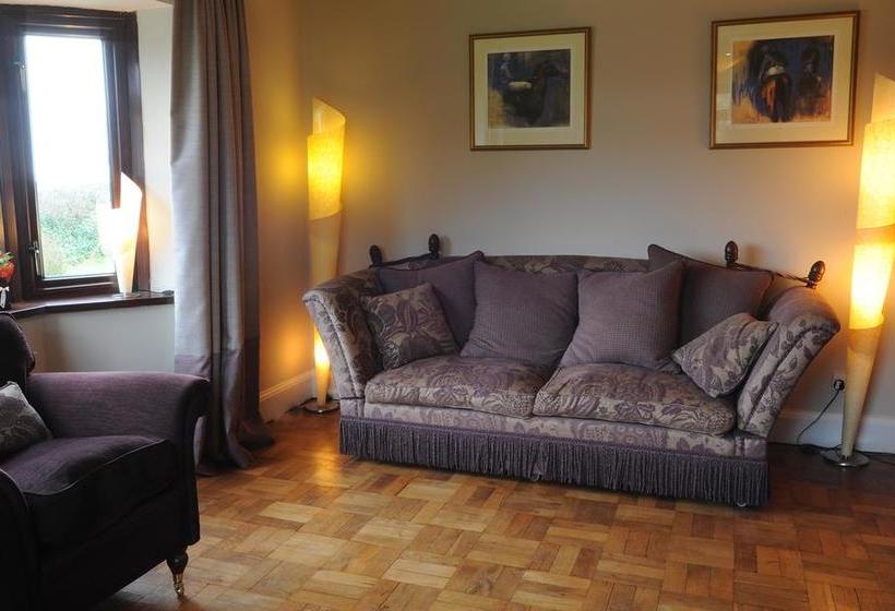 Fields Lodge Bed & Breakfast