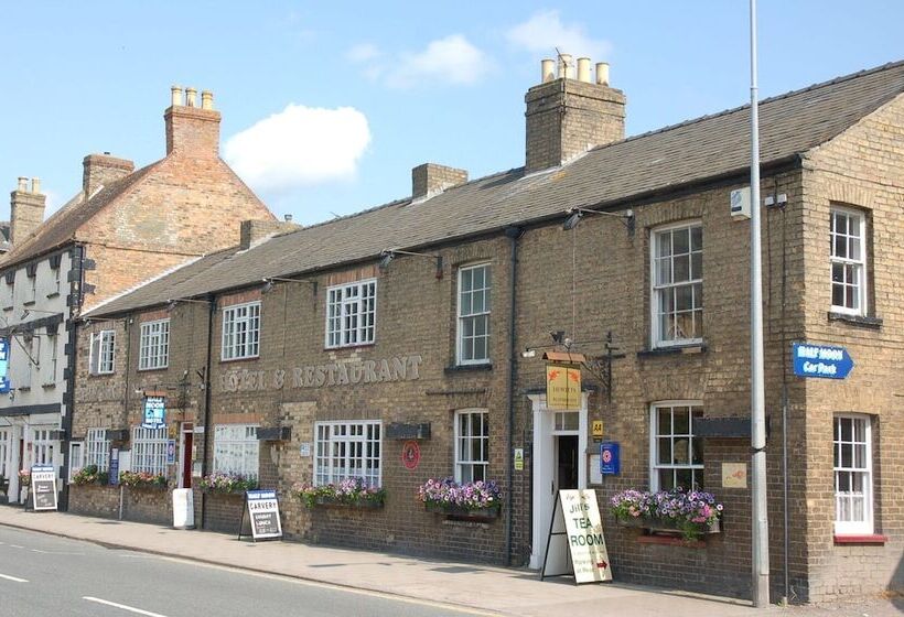 Half Moon Hotel And Restaurant