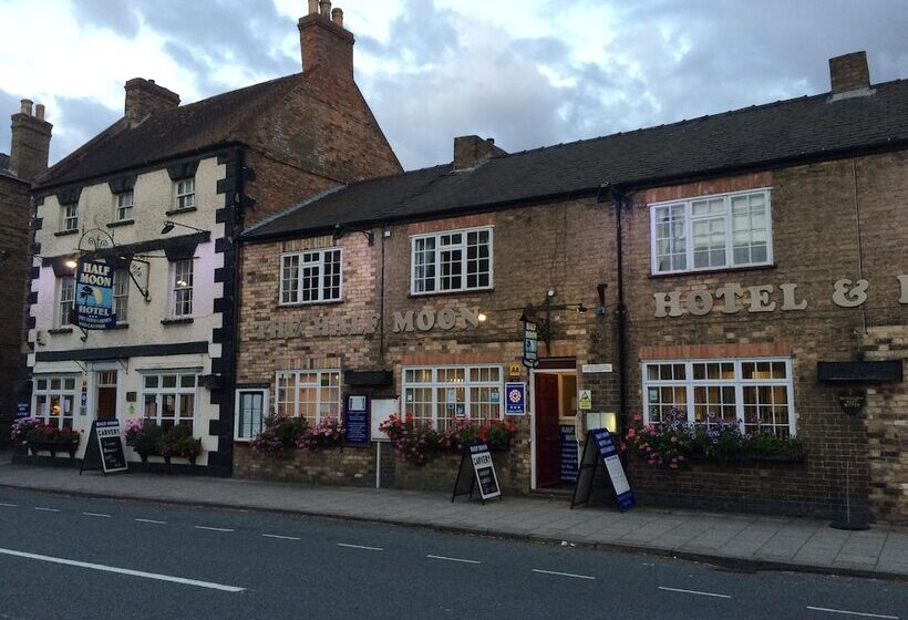 Half Moon Hotel And Restaurant