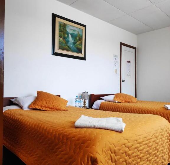 ホテル 9 De Octubre