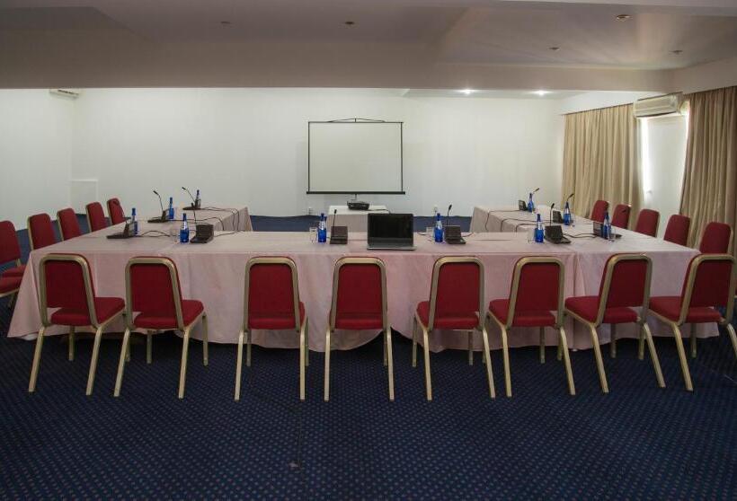 هتل Alazani Valley