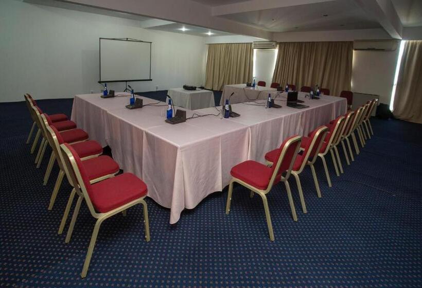 هتل Alazani Valley