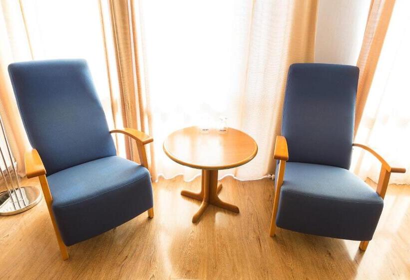 هتل Alazani Valley