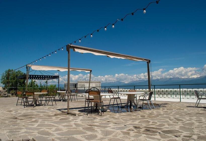 هتل Alazani Valley