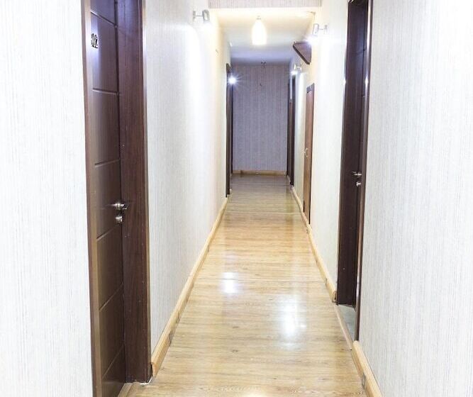 هتل Alazani Valley