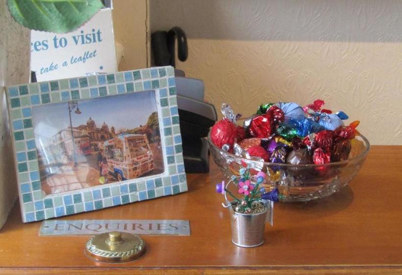 Отель Alison Park