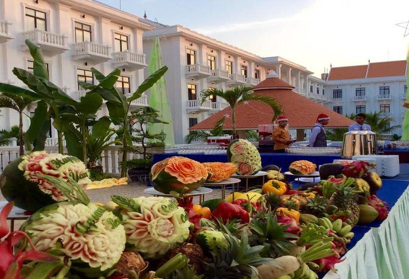 فندق Apsara Palace Resort