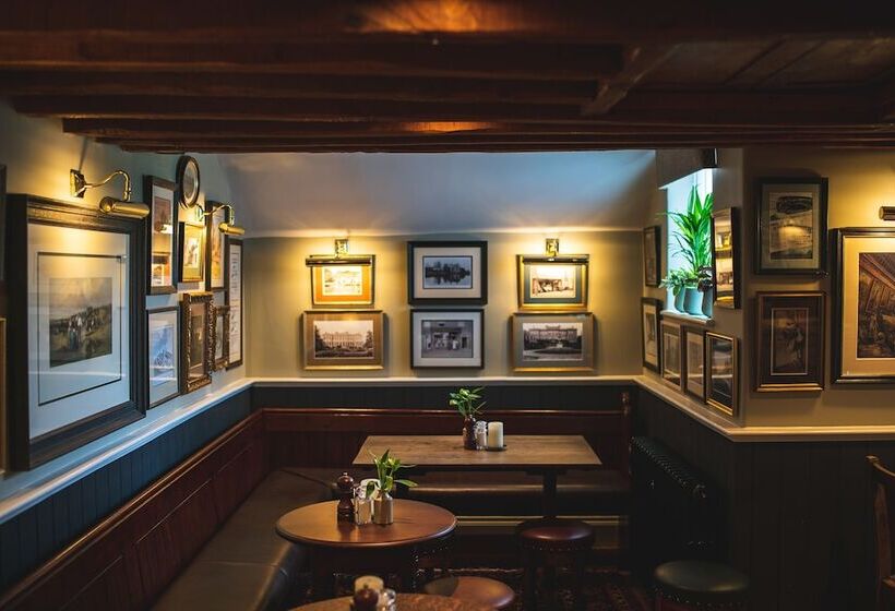 בית מלון כפרי Arrow Mill Brunning And Price