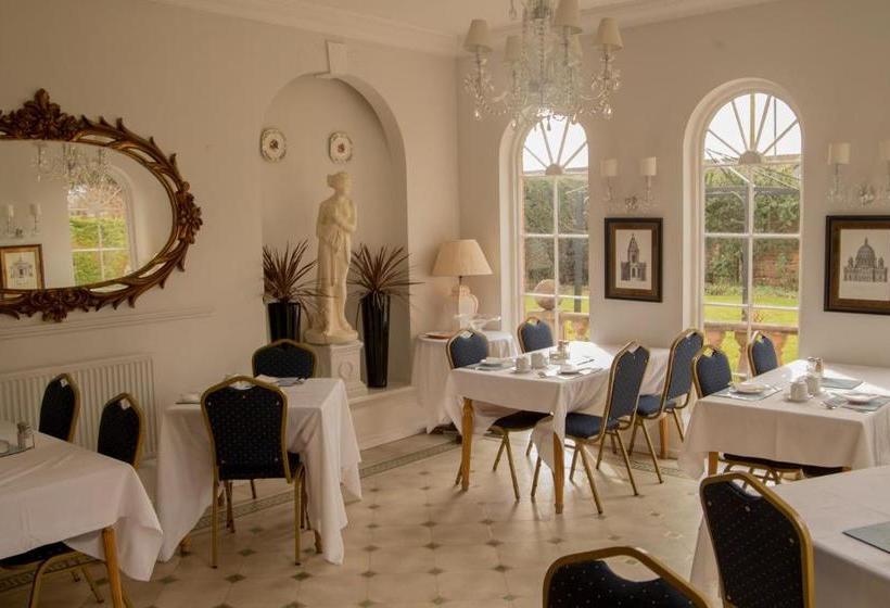 فندق Aylestone Court