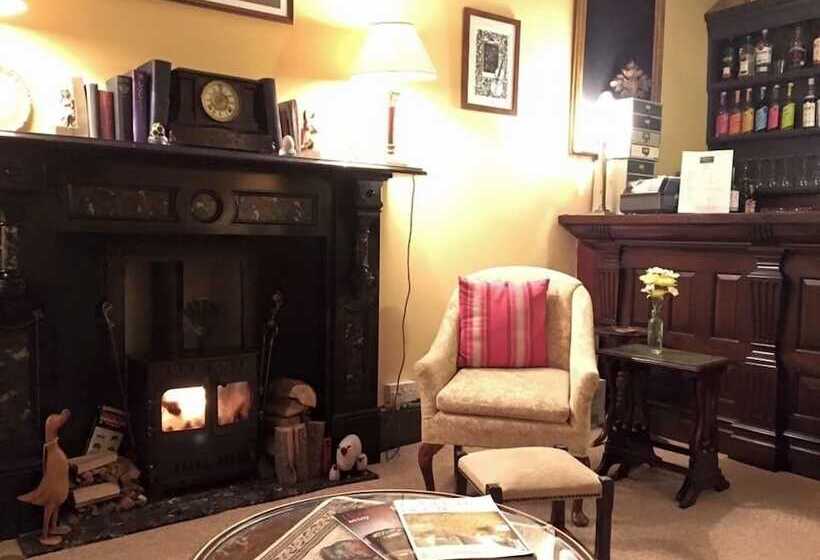 فندق Aylestone Court