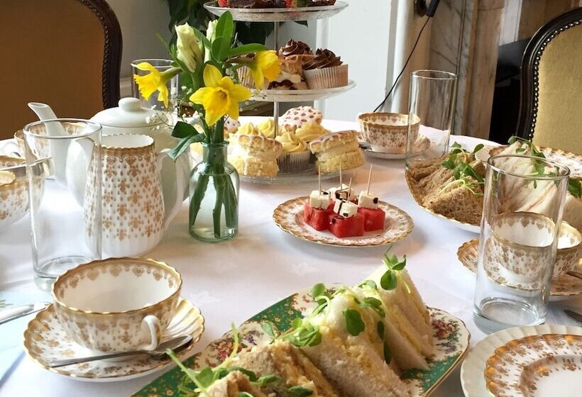 فندق Aylestone Court