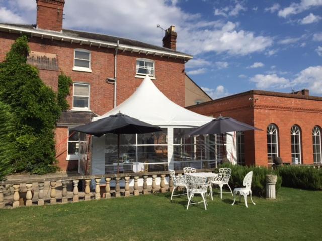 فندق Aylestone Court