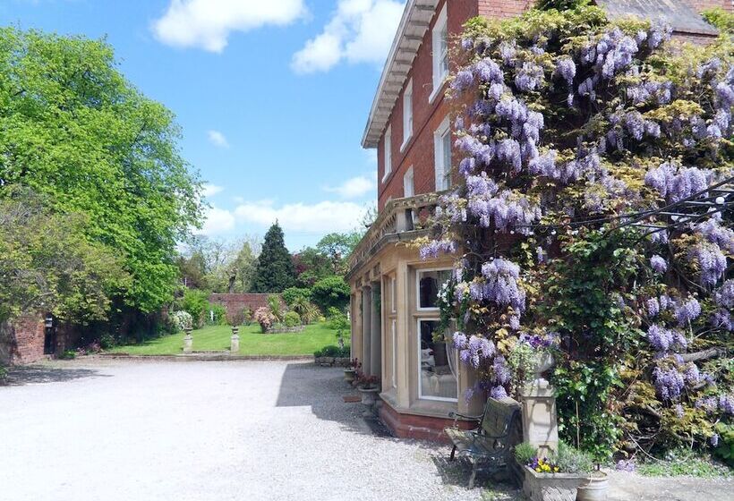 فندق Aylestone Court