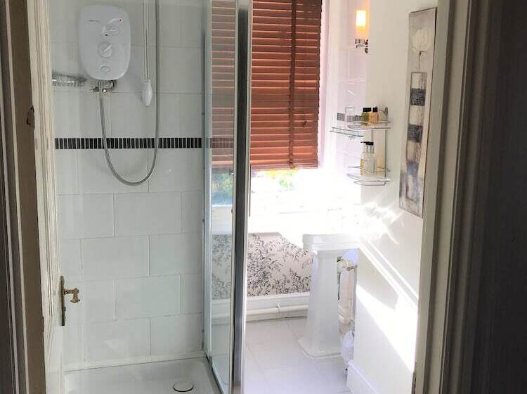 فندق Aylestone Court