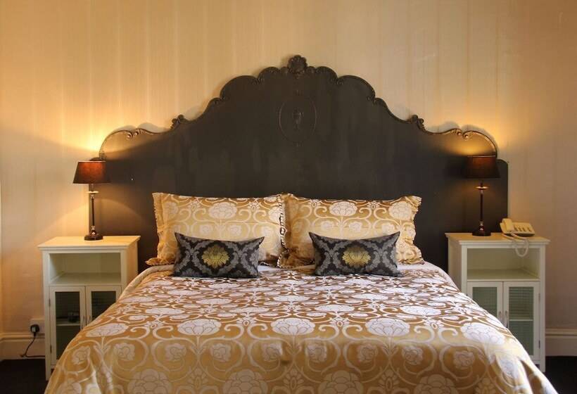 فندق Aylestone Court