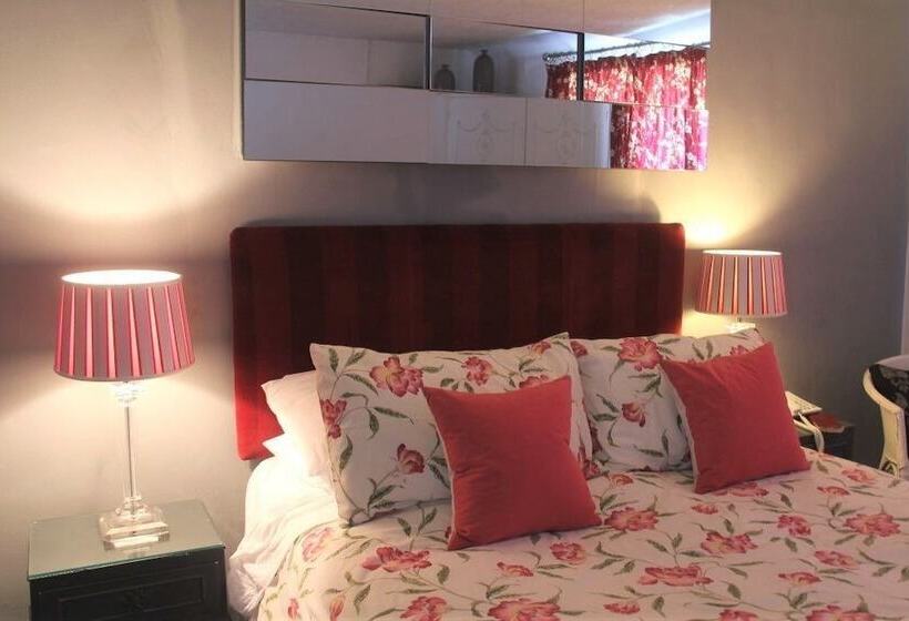 فندق Aylestone Court