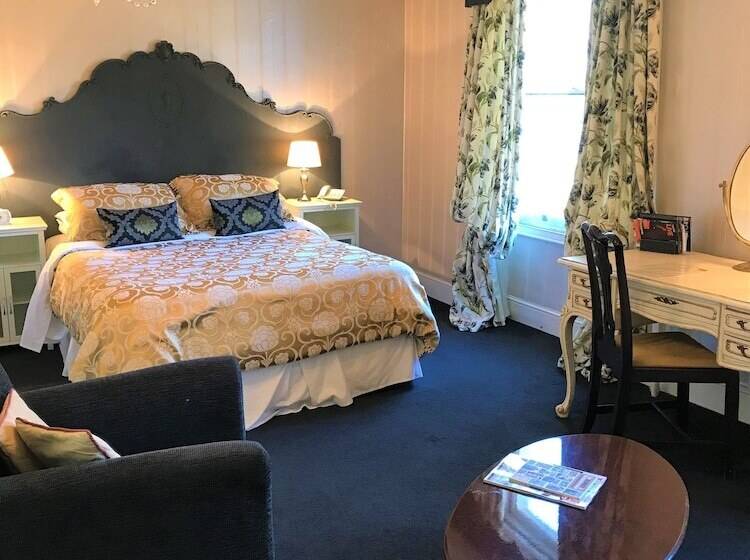 فندق Aylestone Court