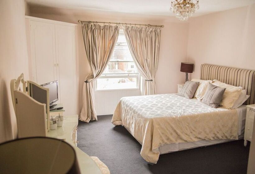 فندق Aylestone Court