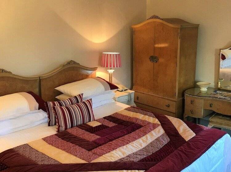 فندق Aylestone Court