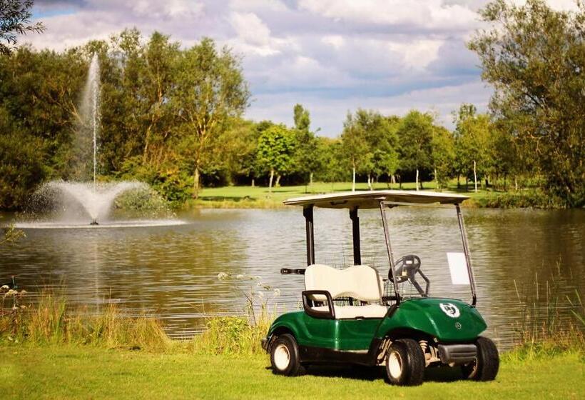 בית מלון כפרי Calderfields Golf & Country Club