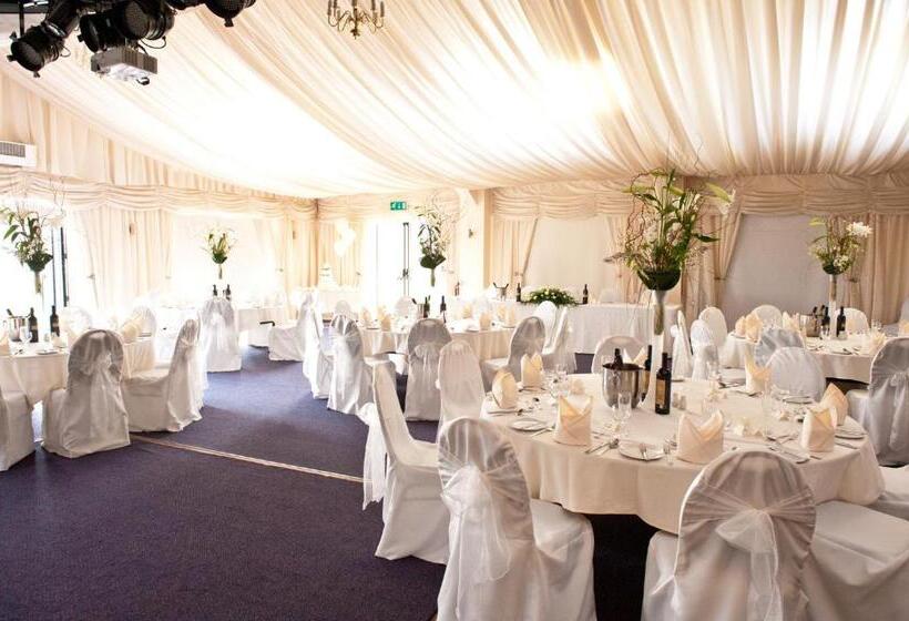 בית מלון כפרי Calderfields Golf & Country Club