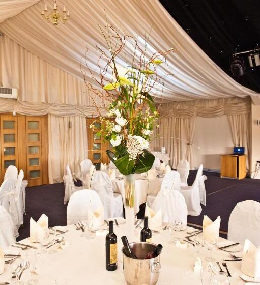 בית מלון כפרי Calderfields Golf & Country Club