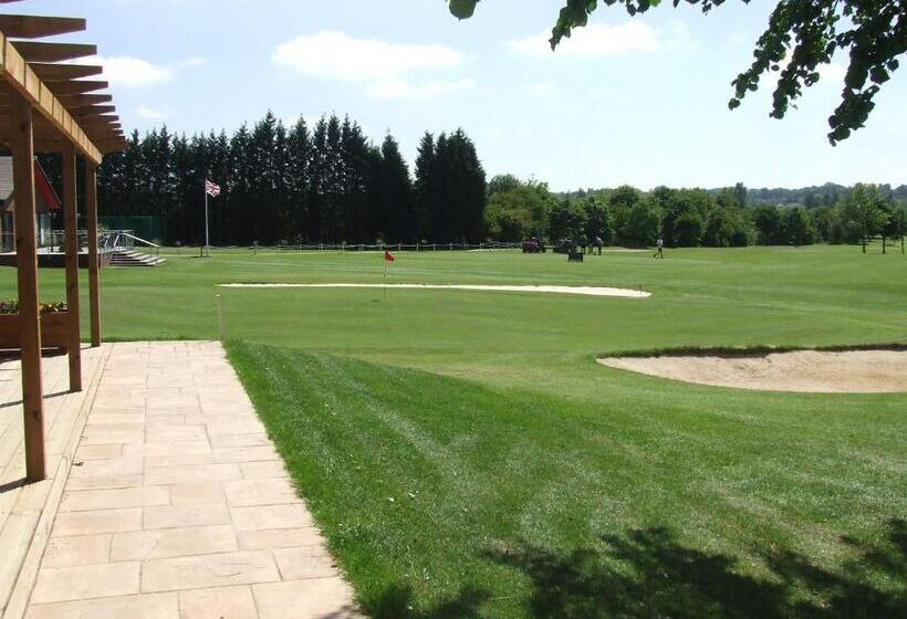 בית מלון כפרי Calderfields Golf & Country Club