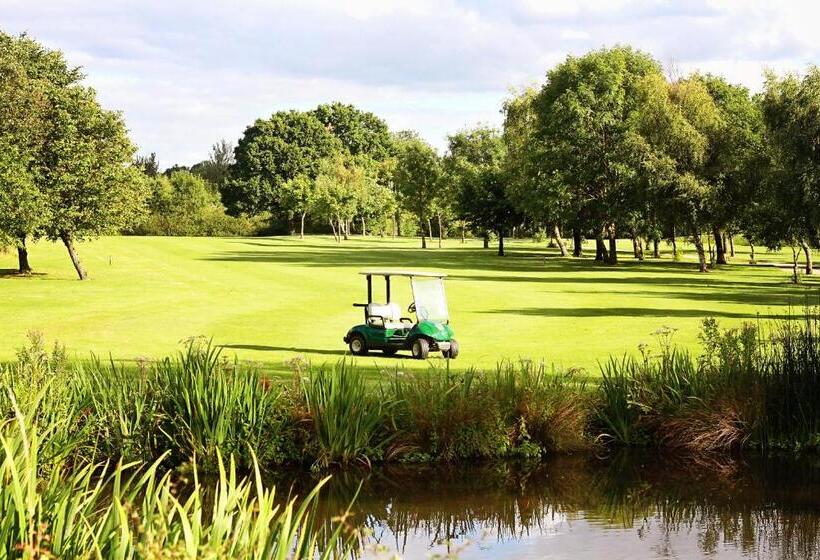 בית מלון כפרי Calderfields Golf & Country Club