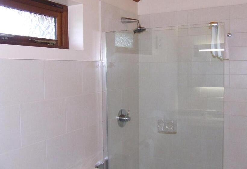 בית מלון כפרי Calderfields Golf & Country Club