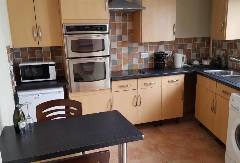 בית מלון כפרי Castle Limes