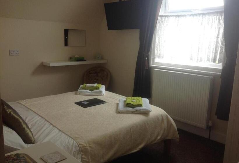 فندق Cleasewood Guest House