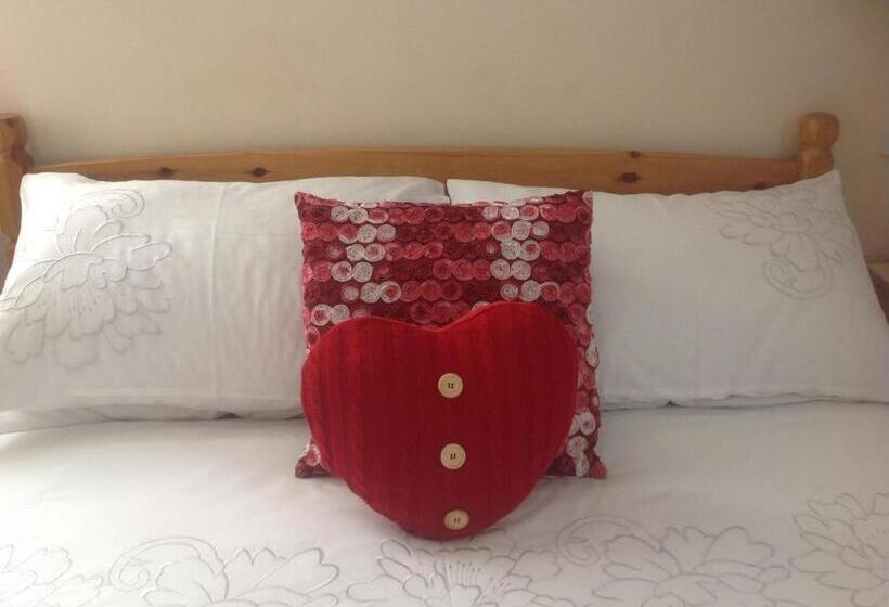 فندق Cleasewood Guest House