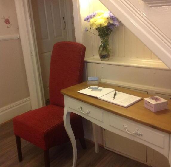 Отель Cleasewood Guest House