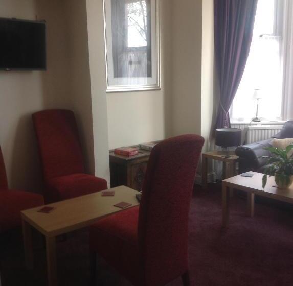 Отель Cleasewood Guest House