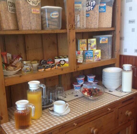 Отель Cleasewood Guest House