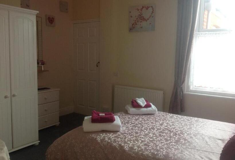 Отель Cleasewood Guest House