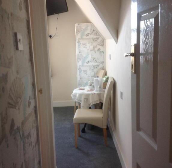 فندق Cleasewood Guest House