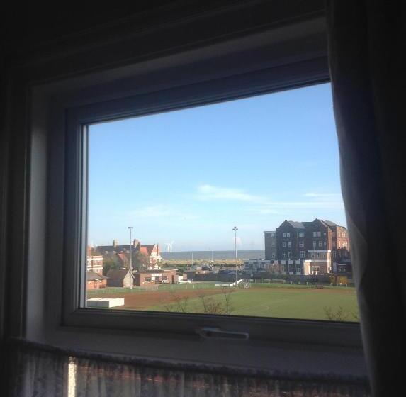 Отель Cleasewood Guest House