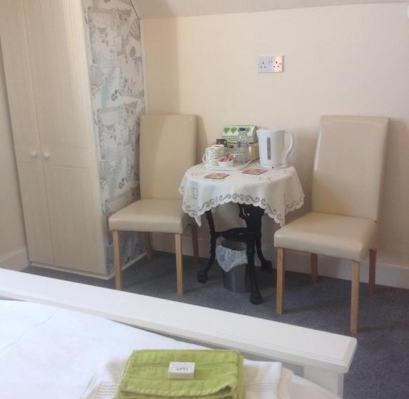 فندق Cleasewood Guest House