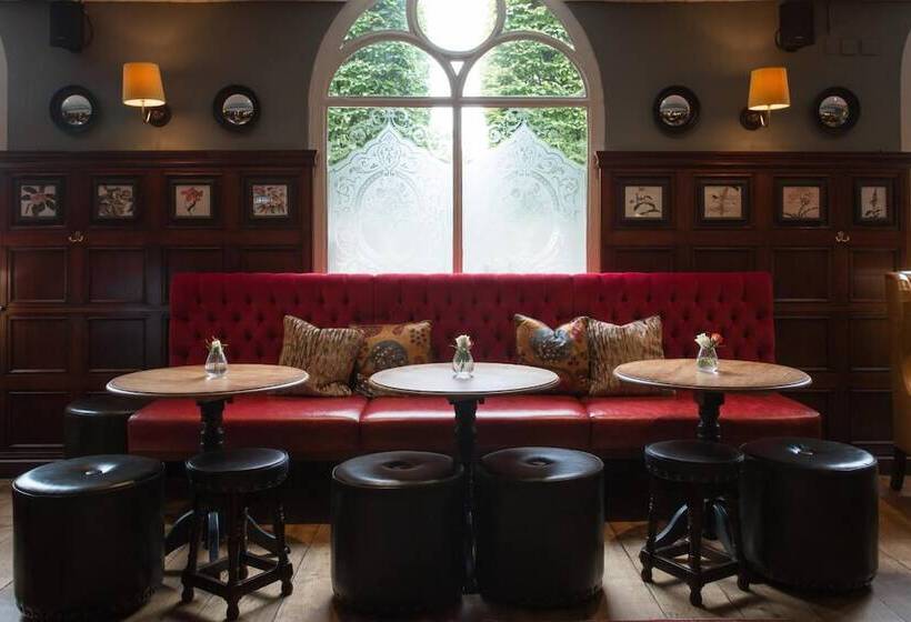 هتل Coach & Horses