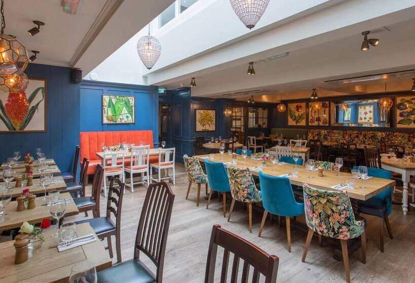 هتل Coach & Horses