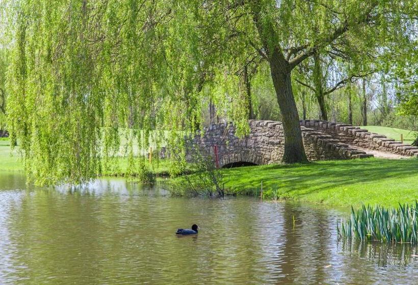 בית מלון כפרי Dudsbury Golf Club   And Spa