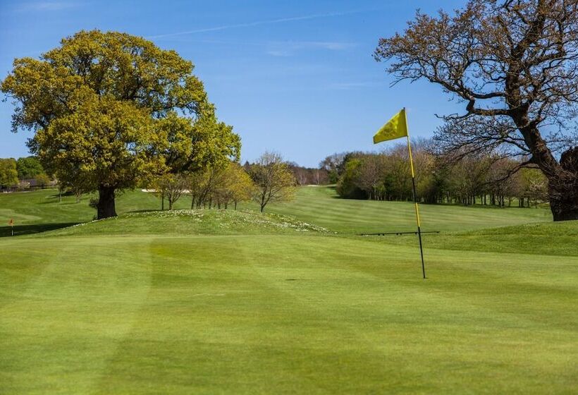 בית מלון כפרי Dudsbury Golf Club   And Spa