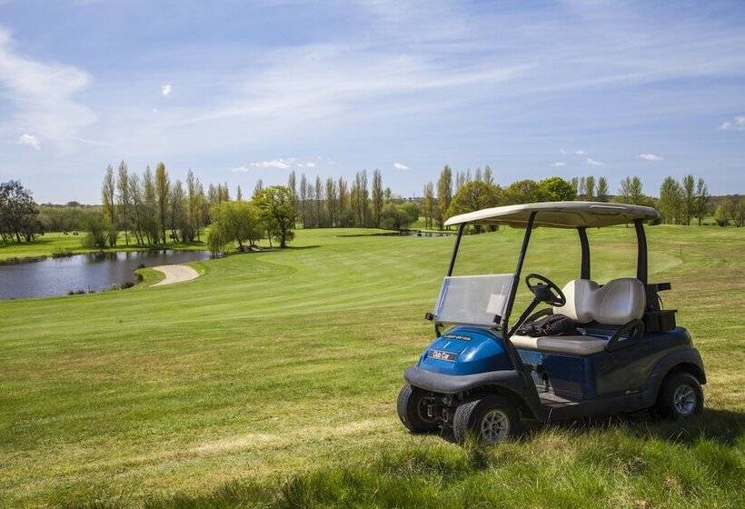 בית מלון כפרי Dudsbury Golf Club   And Spa