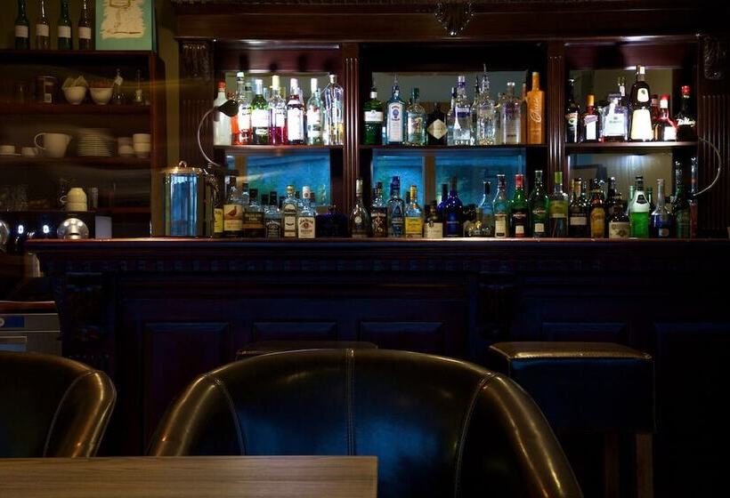 בית מלון כפרי Eckington Manor