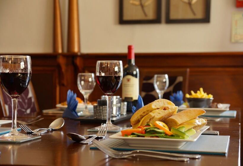 ホテル The Eyre Court