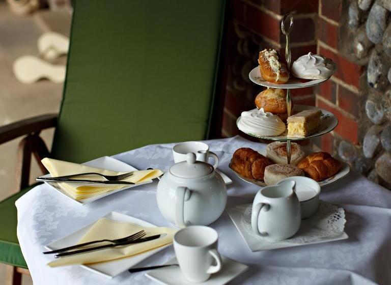 Отель Felbrigg Lodge Bed And Breakfast