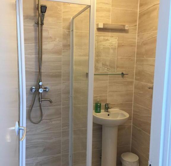 בית מלון כפרי Kensington